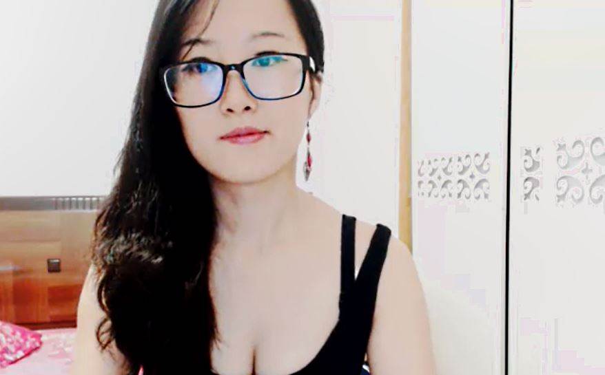 Review And Their Stunning Asian Chat Cams Selection